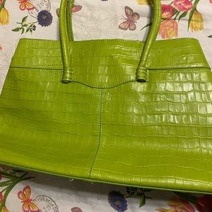 Max New York Lime Green with pink interior